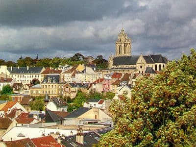 Location de parking entre particuliers à Pontoise - Réservation en ligne