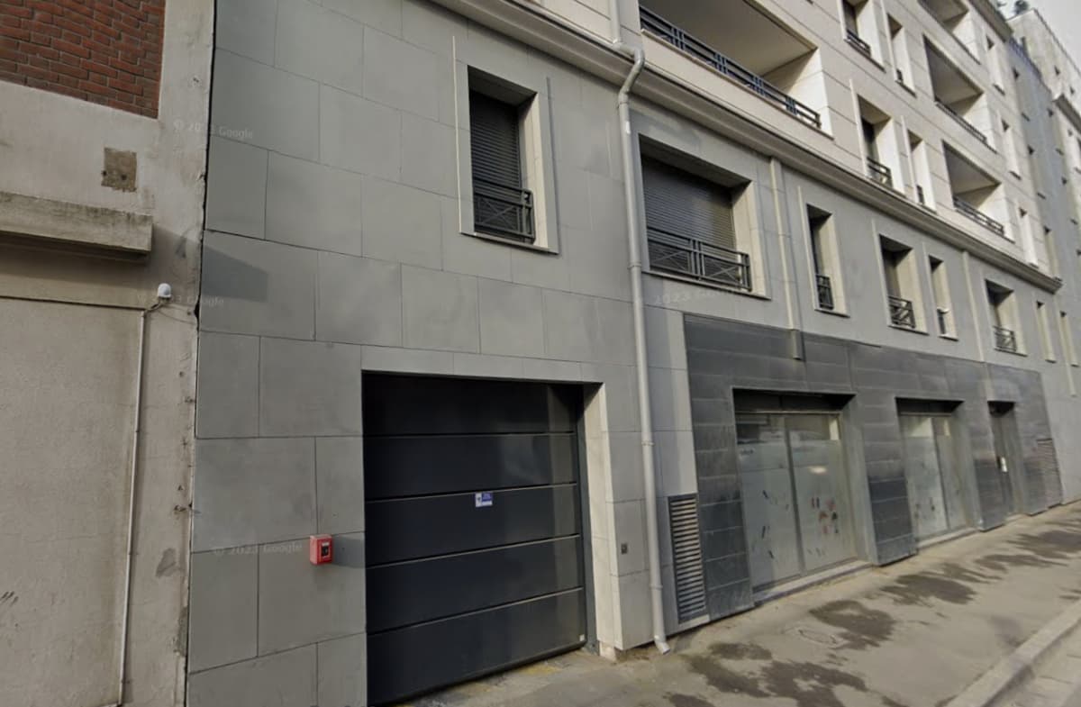 Place de stationnement est disponible Rue Georges ... - Location parking pour voiture et moto à Clichy