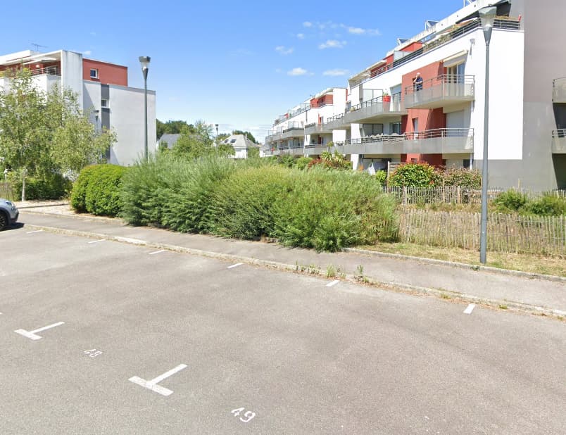 Je loue une place de parking disponible à partir d... - Location parking pour voiture et moto à Séné