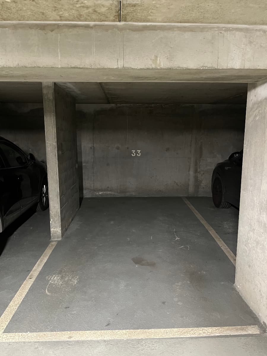 Découvrez ce vaste emplacement de parking en sous-... - Location parking pour voiture à Montrouge