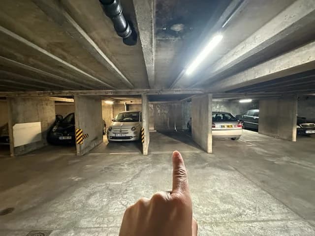 Location underground à 36 Avenue Mozart, Paris