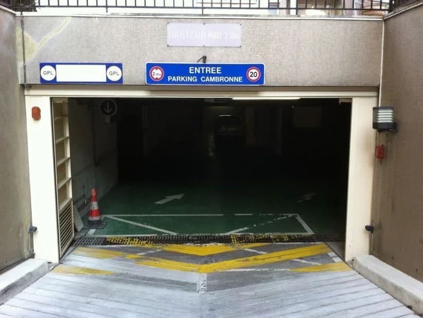 Location underground à 71 Rue Cambronne, Paris