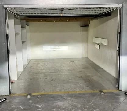 Entrée intérieure du private box à 8 Rue de Milan, Paris