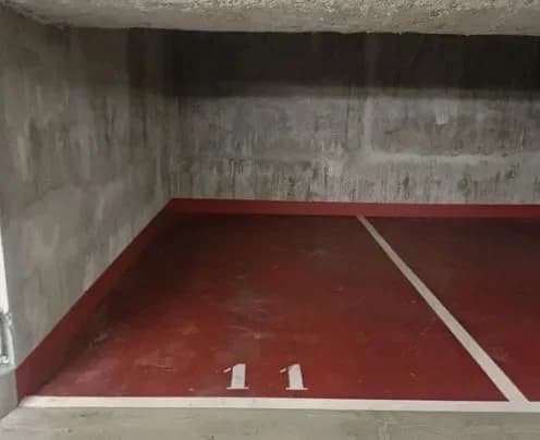 Entrée intérieure du underground à 10 Rue Piccini, Paris