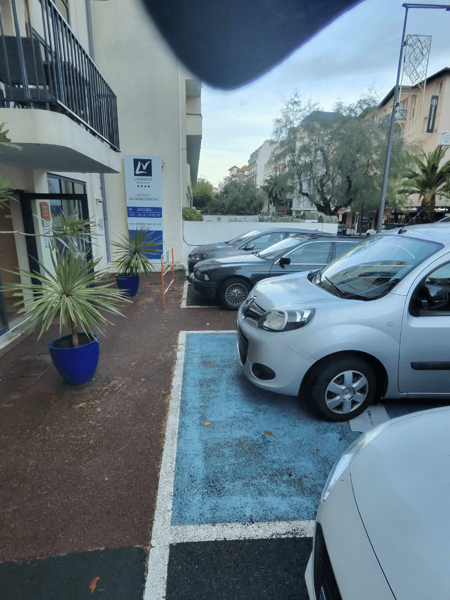 Entrée extérieure du outdoor à 32 Avenue de la Reine Victoria, Biarritz