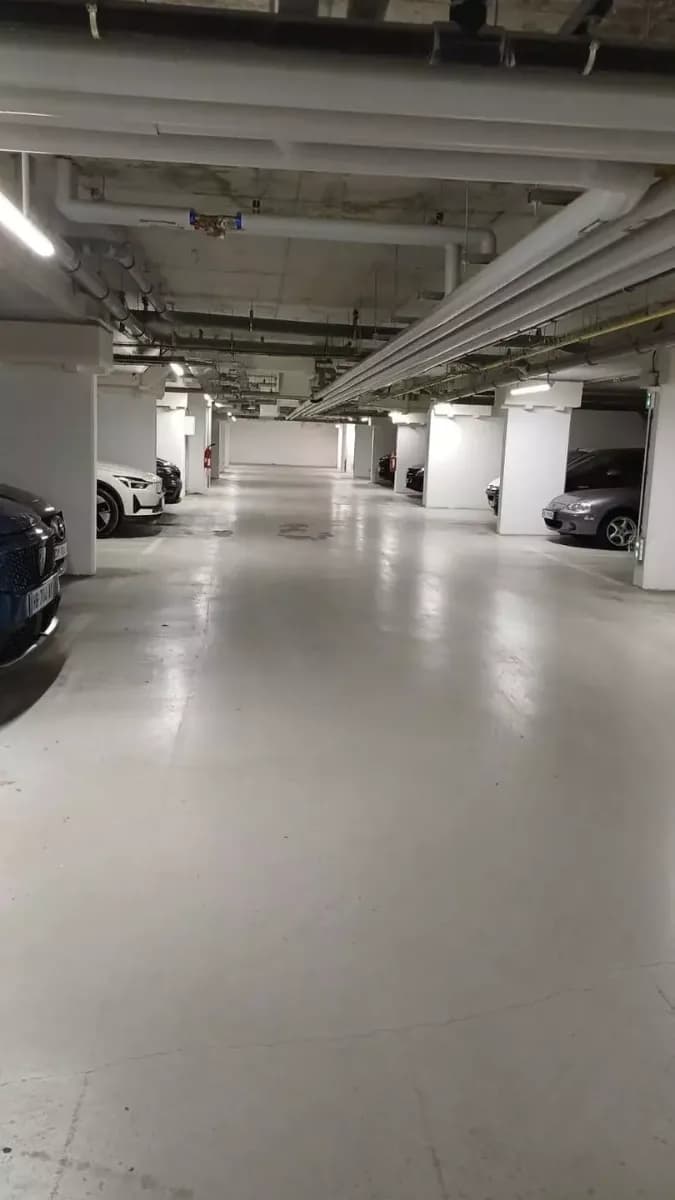 Place de parking située Rue de Chevilly à L’Haÿ-le... - Location parking pour voiture à L'Haÿ-les-Roses