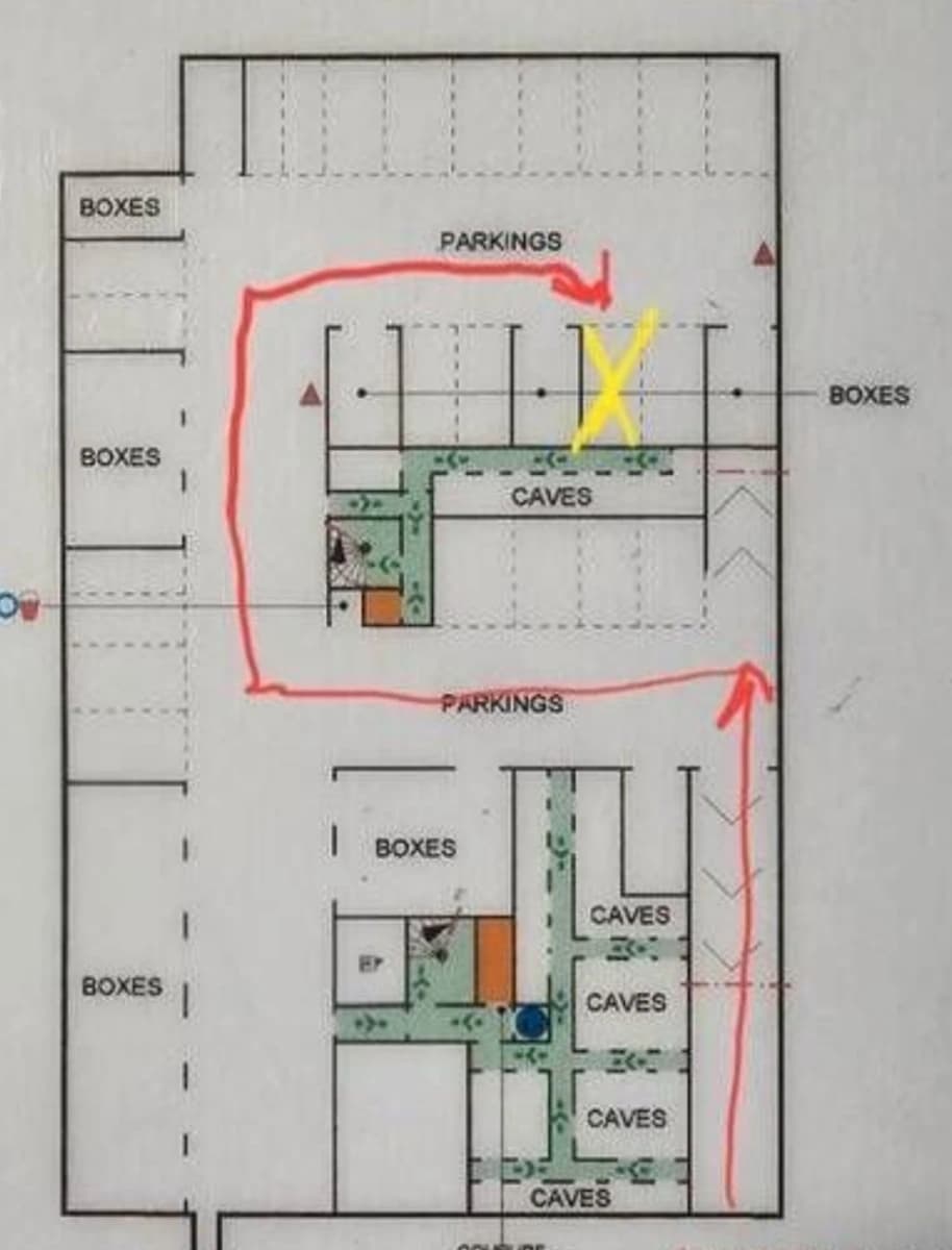 Entrée extérieure du underground à 256 Rue de Belleville, Paris