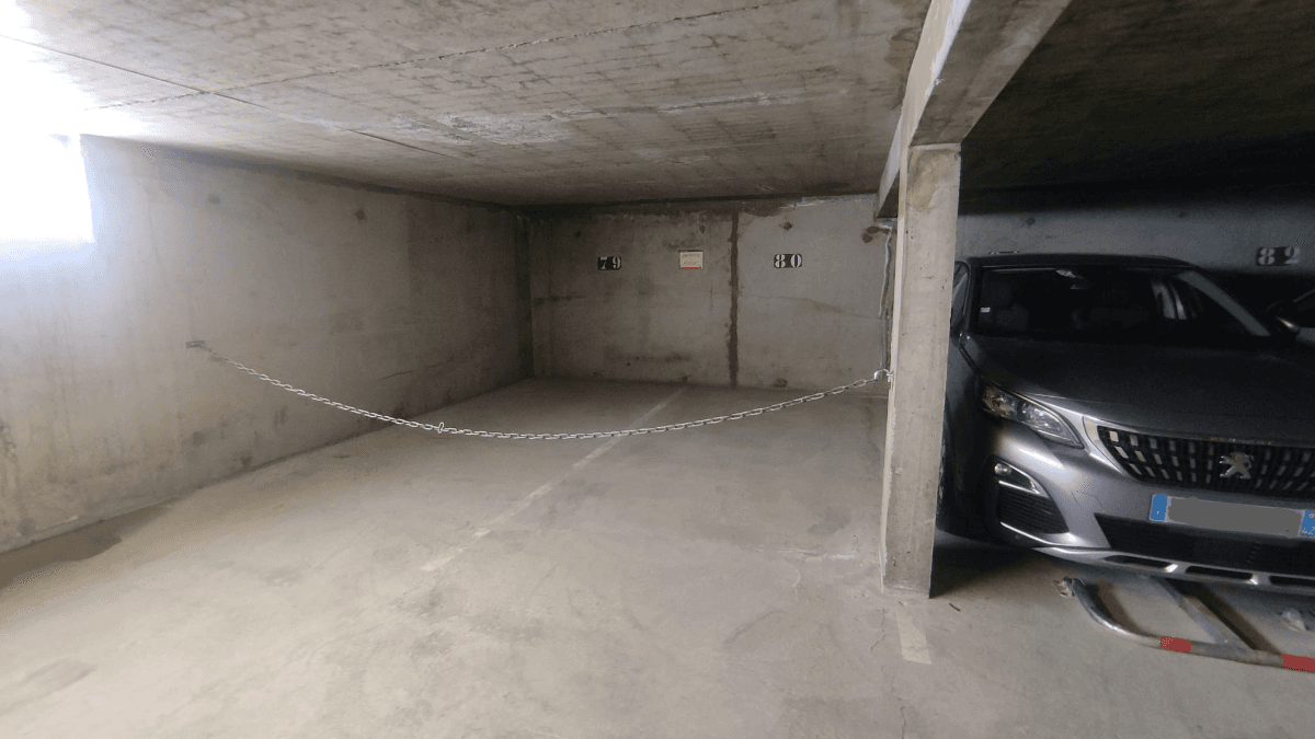 Une place de parking à louer à la semaine, quartie... - Location parking pour voiture à Huez