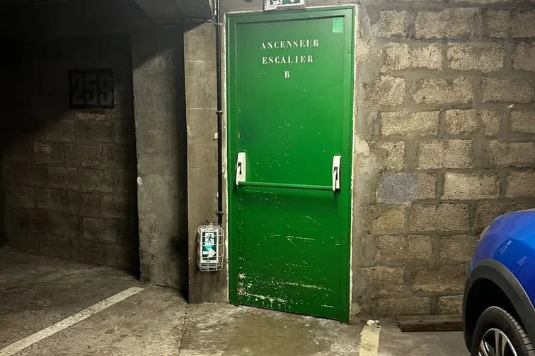 Vue du underground à 46 Rue des Orteaux, Paris