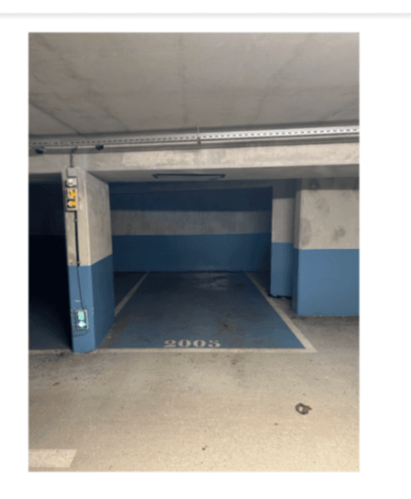 Entrée intérieure du private box à 14 Rue Curial, Paris