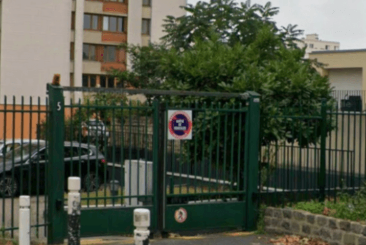 Entrée intérieure du outdoor à Rue Thomas Lemaître, Nanterre