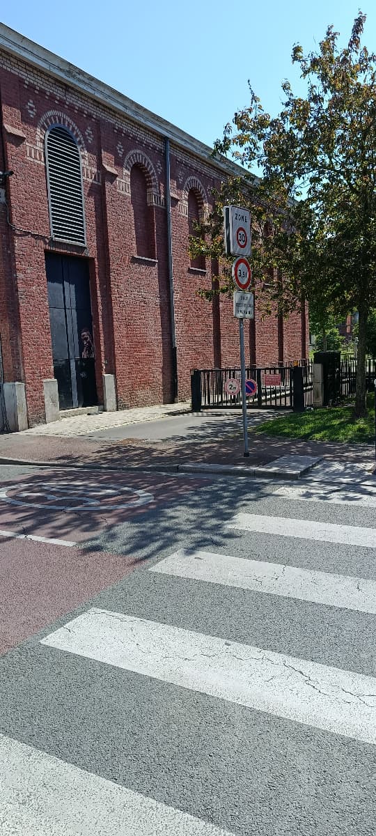 Place de parking sécurisée à louer dans le parking... - Location parking pour voiture à Tourcoing