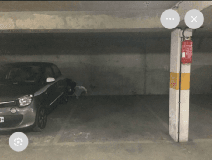 Entrée intérieure du underground à 21 Rue du Nord, Villeurbanne