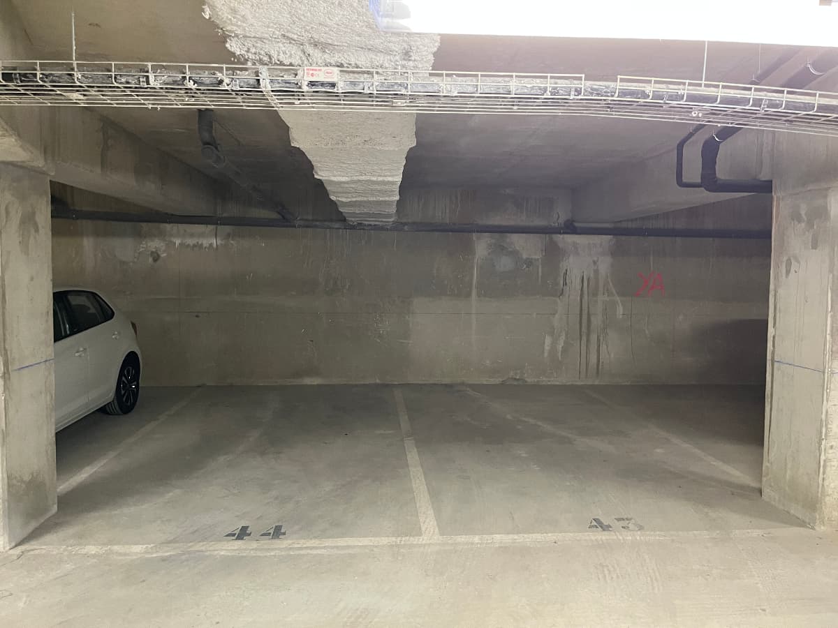 Entrée extérieure du underground à 10 Rue de la Sellerie, Pontoise