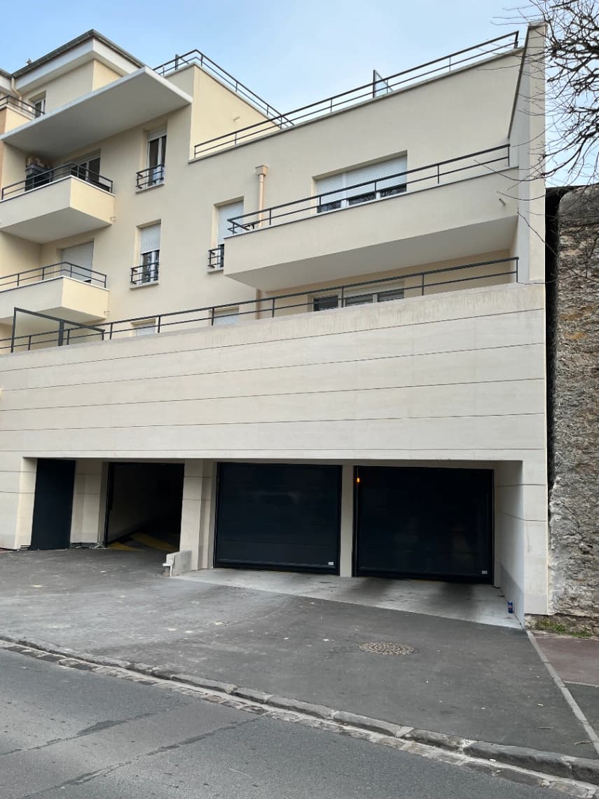 Entrée intérieure du underground à 3 Allées Aristide Briand, Corbeil-Essonnes