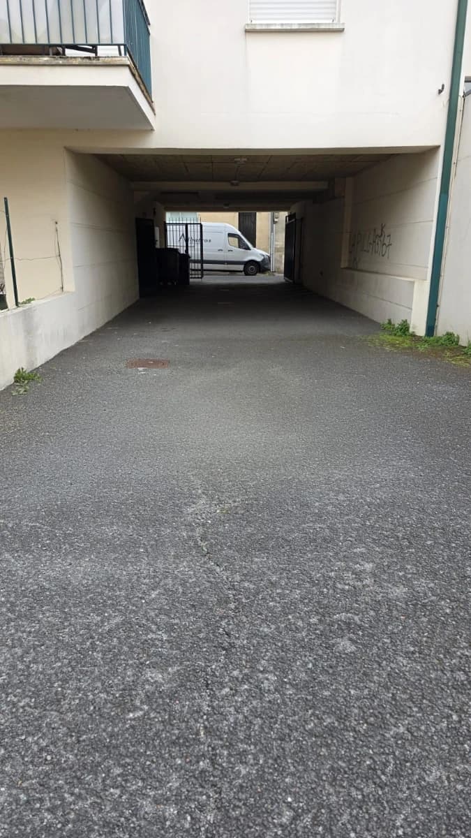 Entrée intérieure du outdoor à 21 Rue Charles Laterrade, Talence