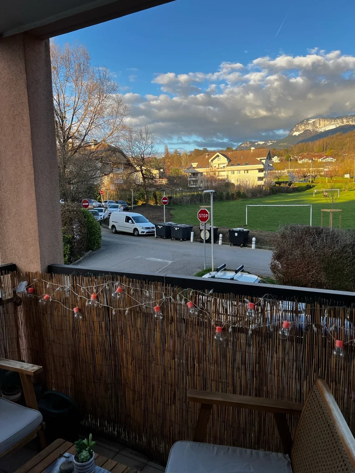 Entrée extérieure du outdoor à 1 Parc des Raisses, Annecy