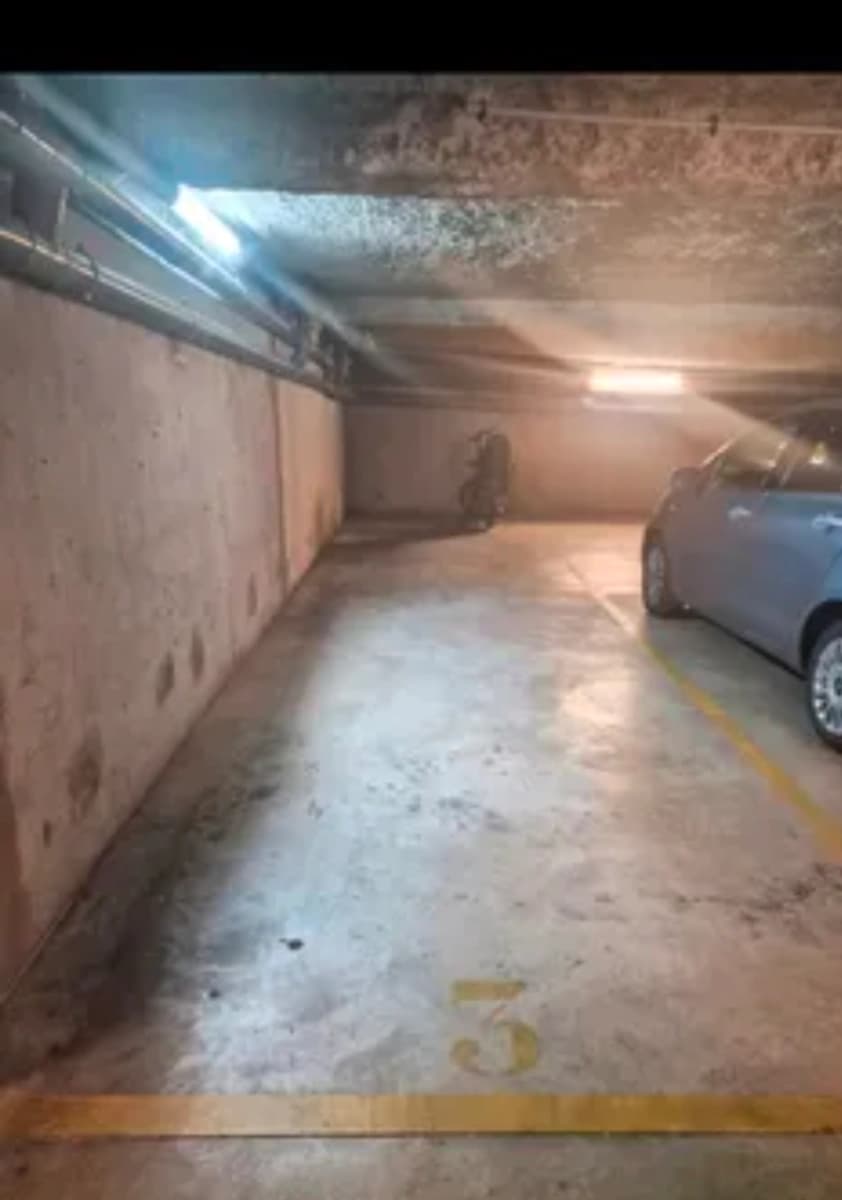 Double place de parking en enfilade dans un sous s... - Location parking pour voiture à Chaville