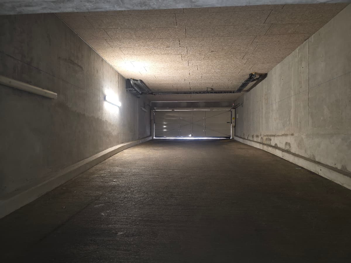 Entrée intérieure du underground à 4 Avenue Robert, Neuilly-sur-Marne