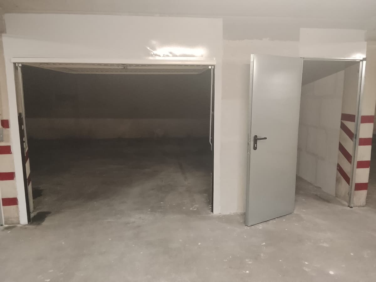 Entrée intérieure du private box à 42 Avenue Carnot, Champigny-sur-Marne