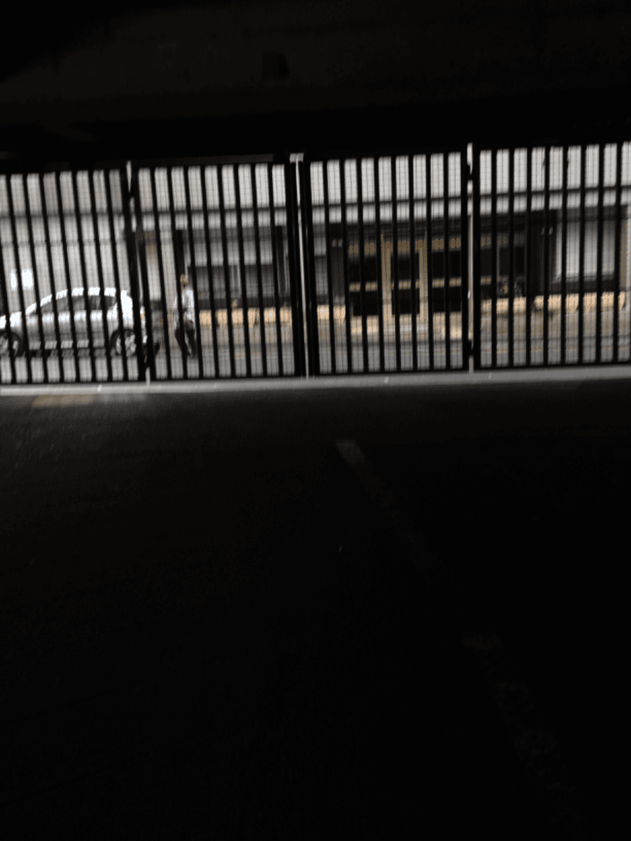 Entrée intérieure du underground à 83 Avenue d'Italie, Paris