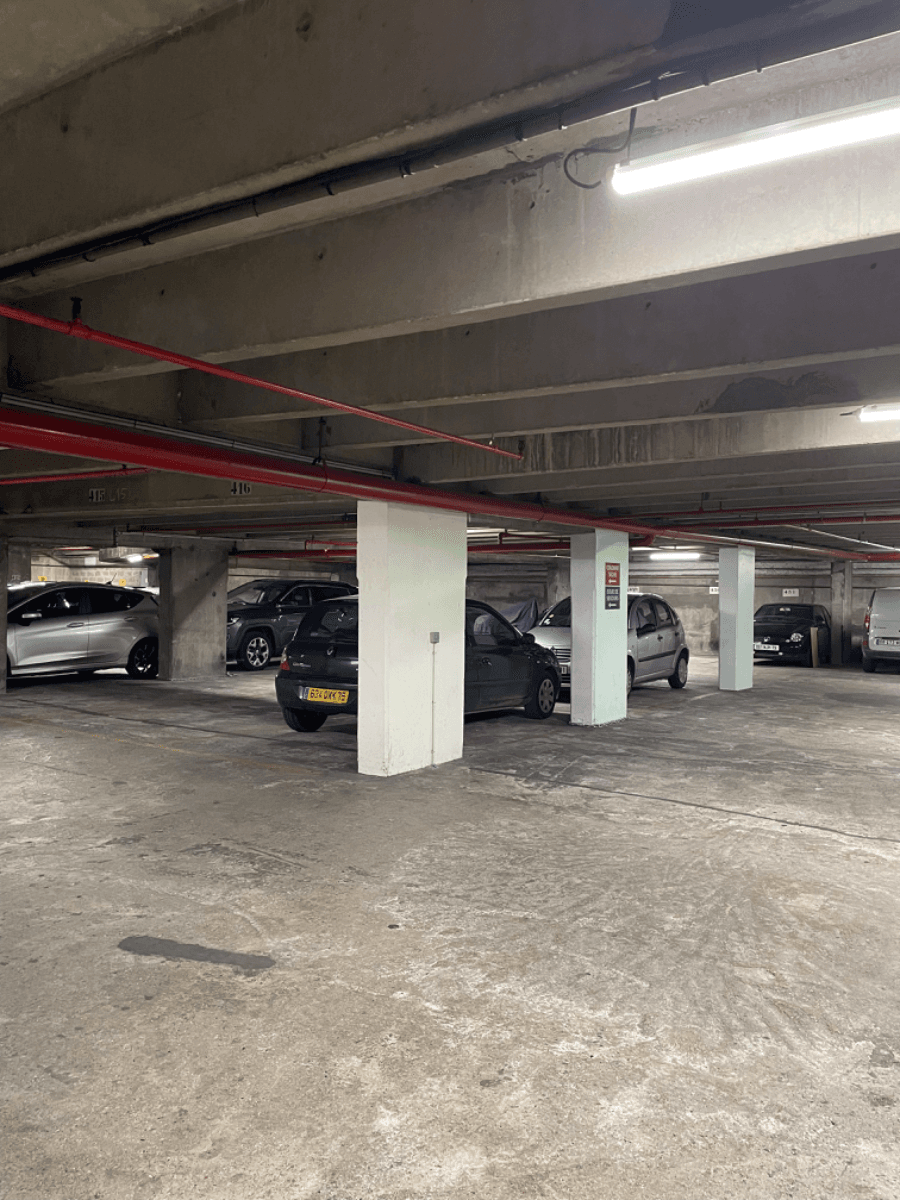 Vue du underground à 83 Avenue d'Italie, Paris