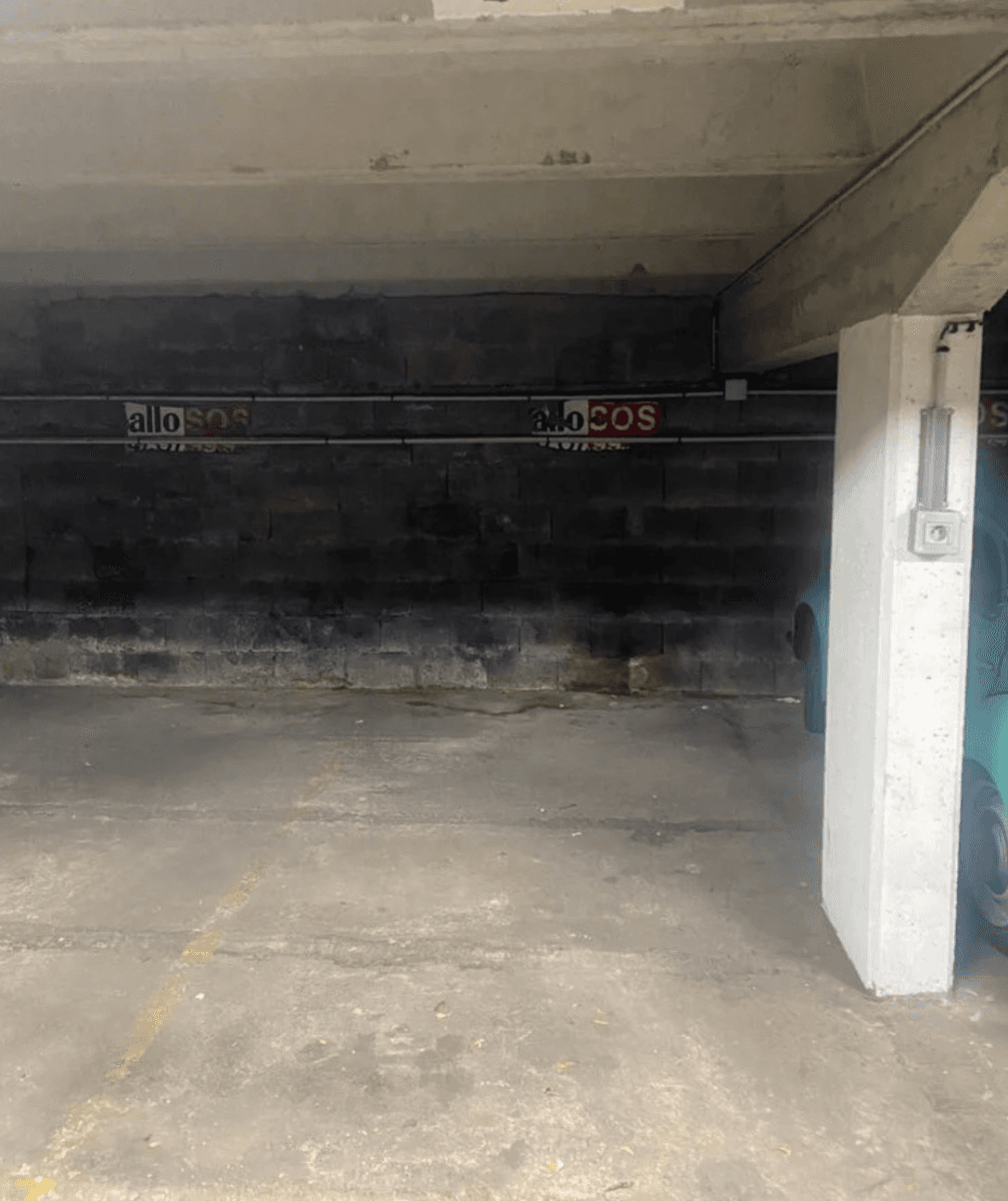 Vue du underground à 2 Rue Vergniaud, Paris