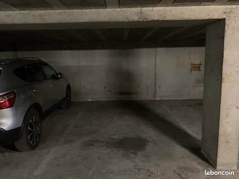 Location underground à 103 Rue Vauban, Lyon