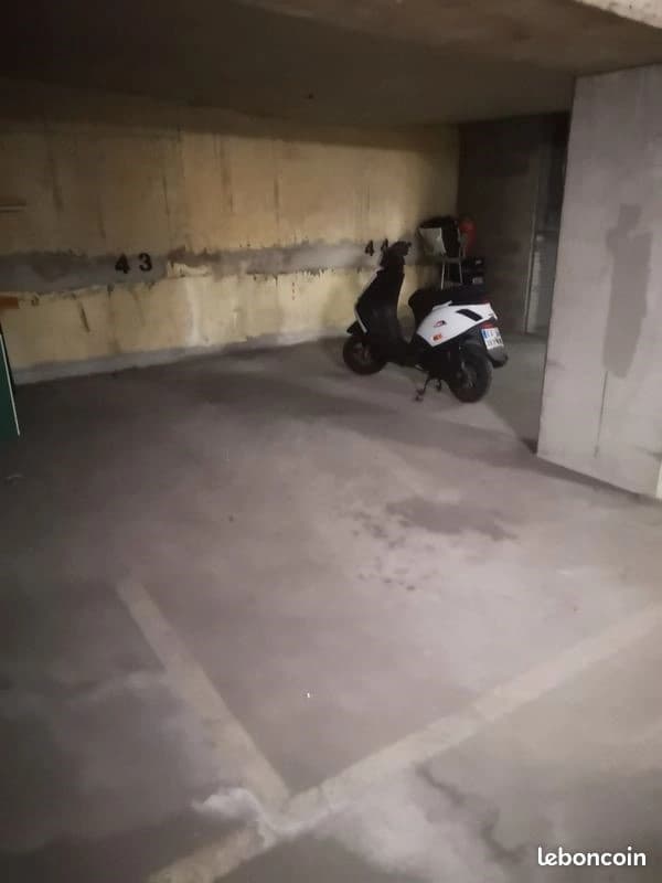 Location underground à 4 Rue Léon Giraud, Paris