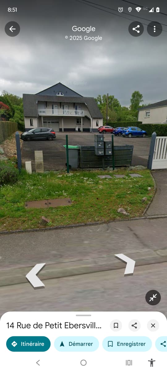 Entrée extérieure du outdoor à Rue de Petit-ebersviller, Valmont
