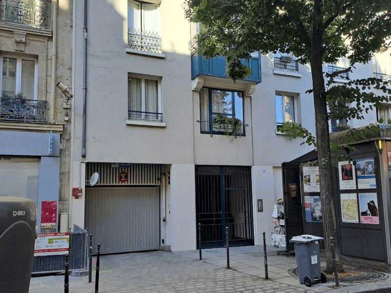 📍 Situé 46 rue des Francs-Bourgeois, en plein cœu... - Location parking pour moto à Paris 3e