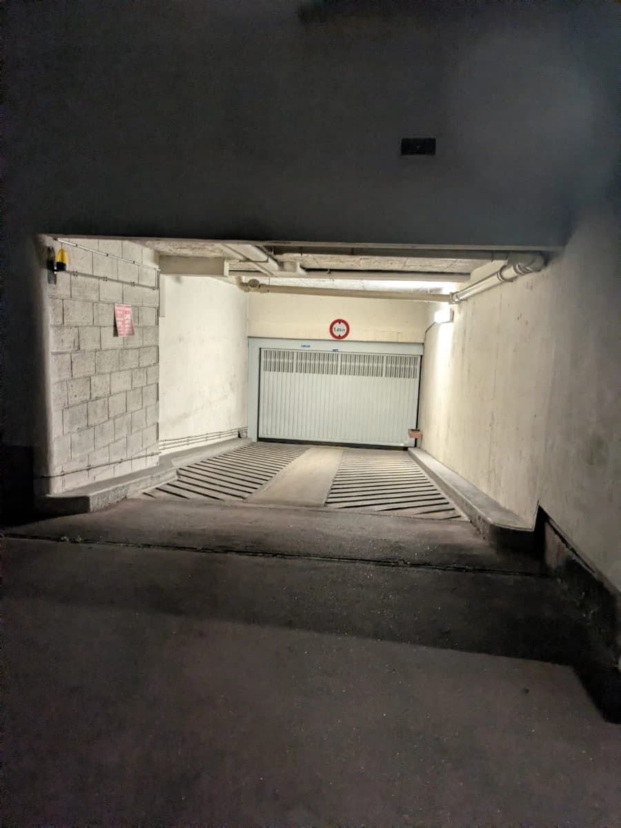 Entrée intérieure du private box à 55 Rue du Général Leclerc, Le Kremlin-Bicêtre