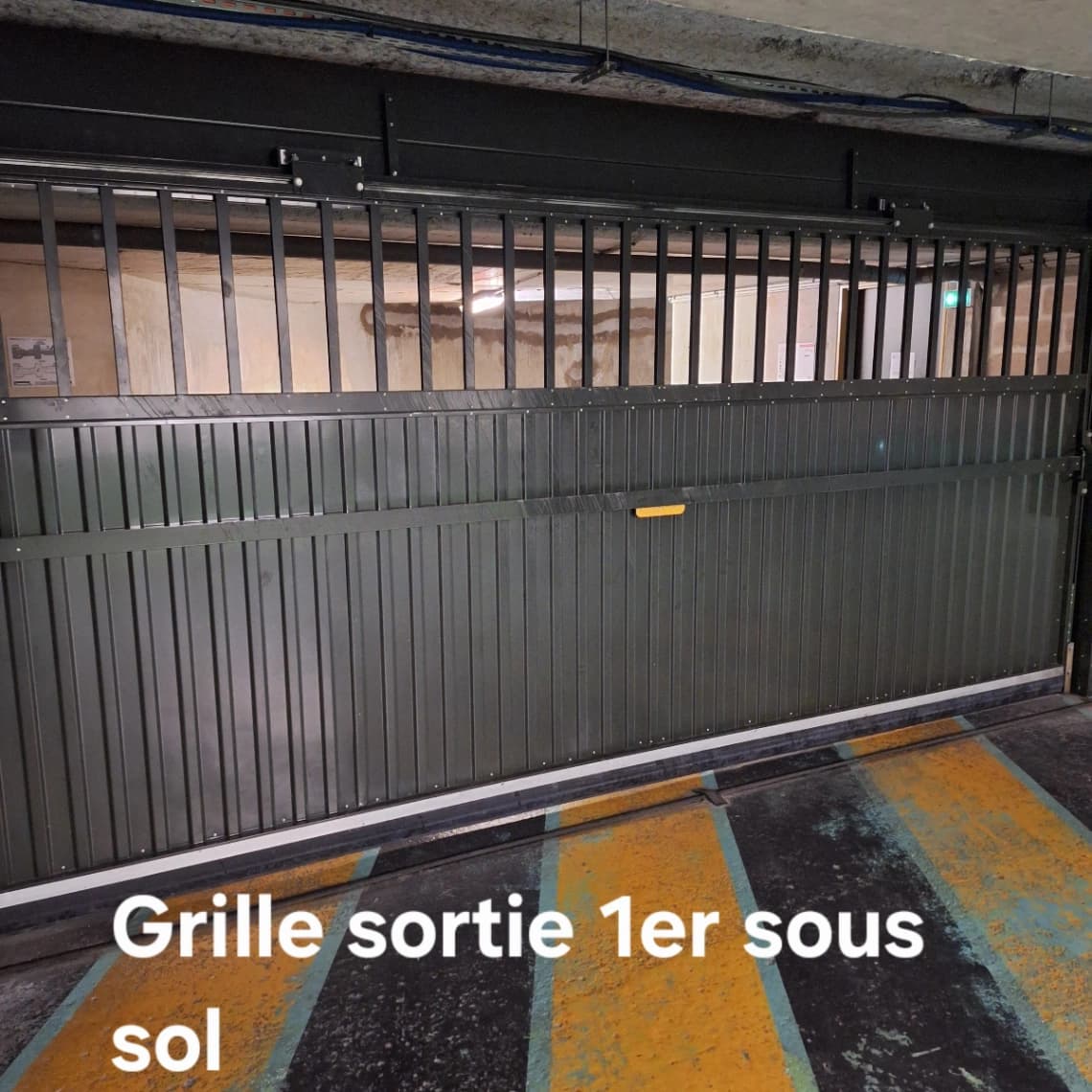 Entrée extérieure du underground à 19 Rue Paul Bert, Nogent-sur-Marne