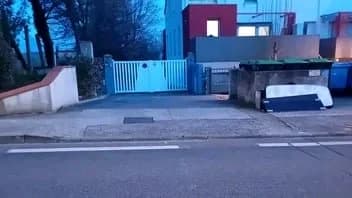 Parking double en sous-sol dans une petite résiden... - Location parking pour voiture et moto à Balma