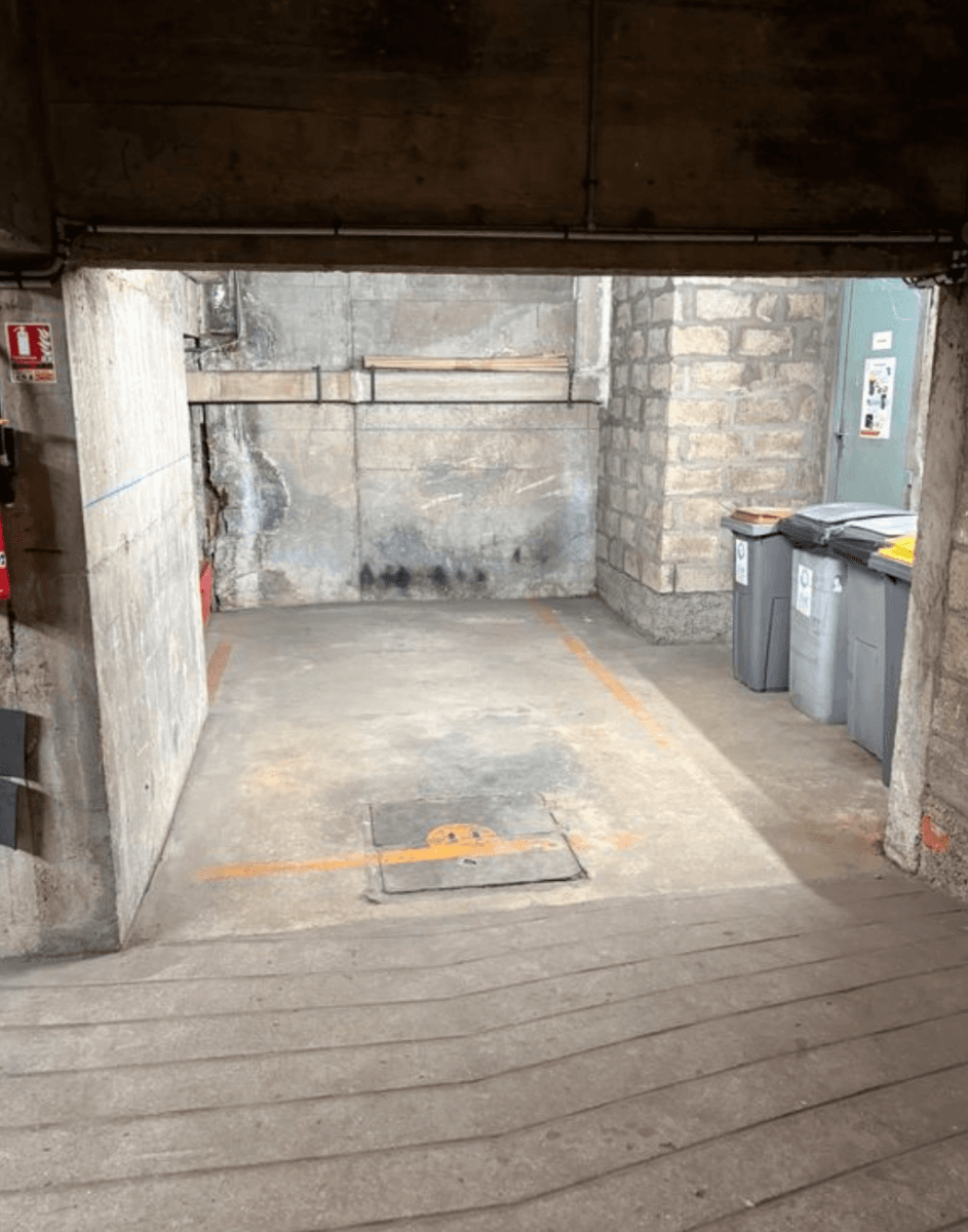Location underground à 53 Route de la Reine, Boulogne-Billancourt