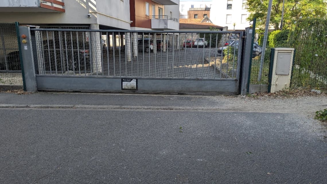 Entrée extérieure du outdoor à 26 Cité Conrad, Bordeaux