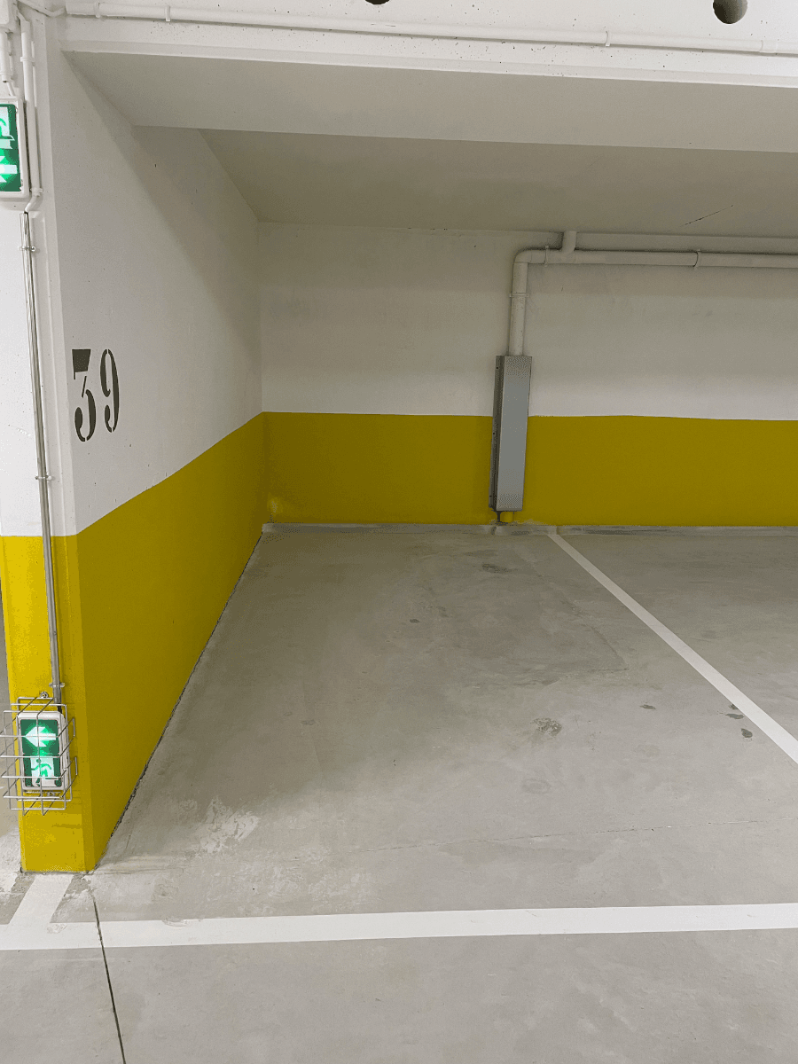 Entrée intérieure du underground à 6 Rue Ernest Lavisse, Guyancourt