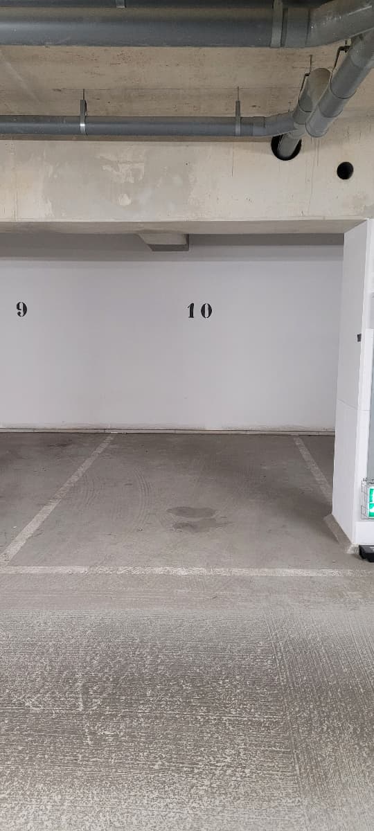 Entrée intérieure du underground à 19 Rue Nathalie Lemel, Vitry-sur-Seine