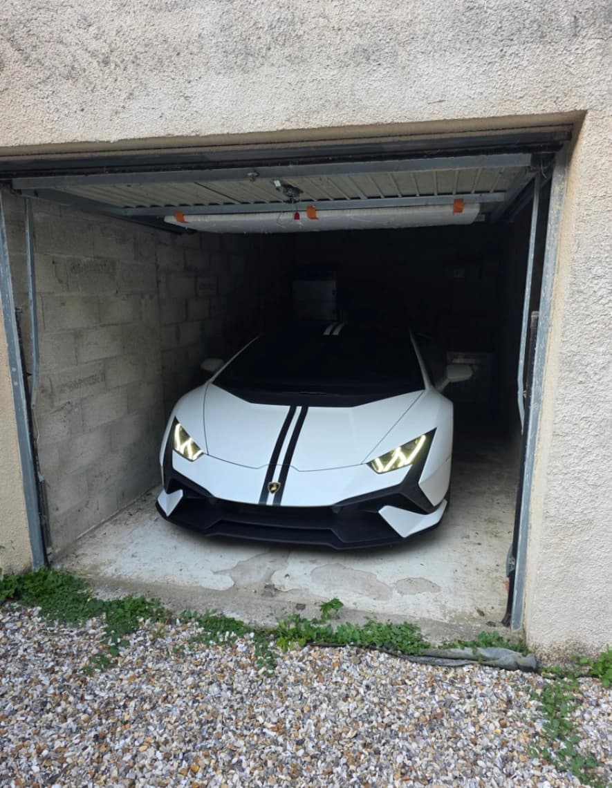 Entrée intérieure du private box à Vémars, Vémars