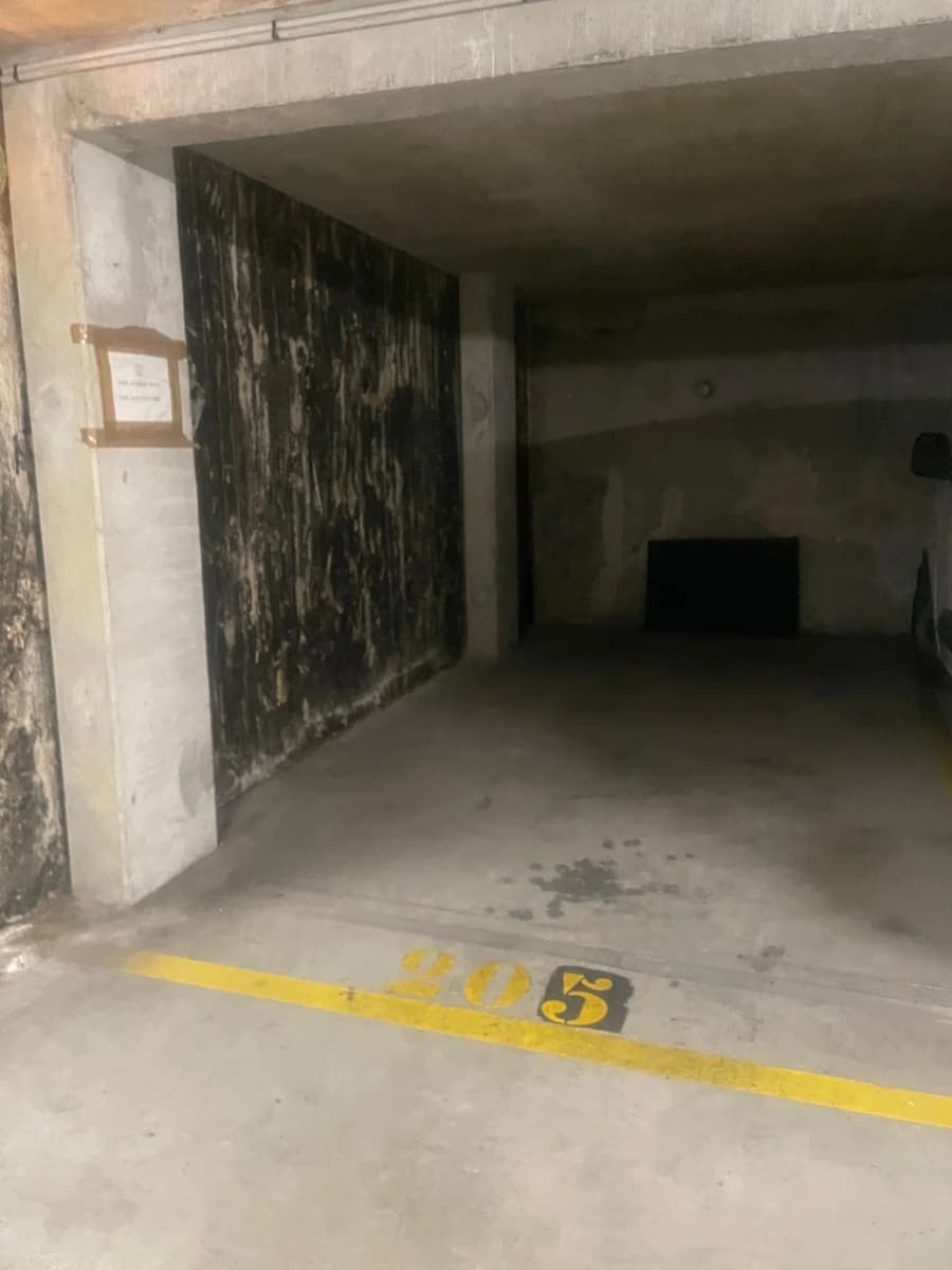 Entrée extérieure du underground à 65 Rue Lucien Cassagne, Toulouse