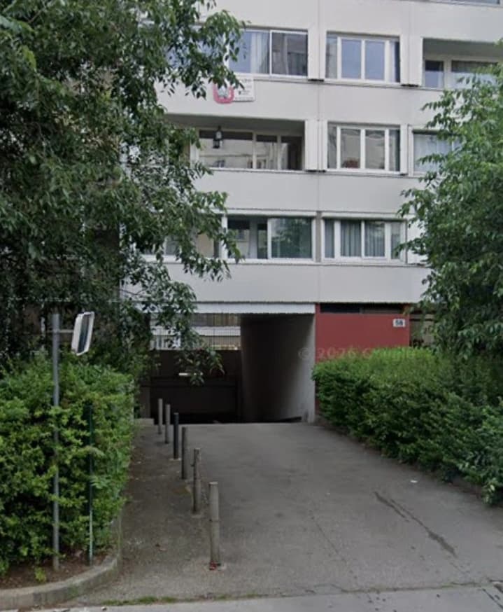 Entrée intérieure du private box à 56 Rue Racine, Villeurbanne
