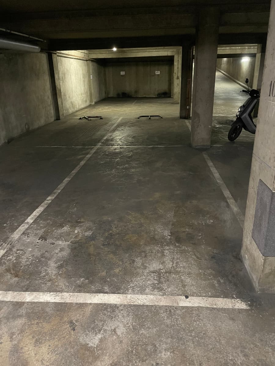Location underground à 35 Rue de Fontarabie, Paris