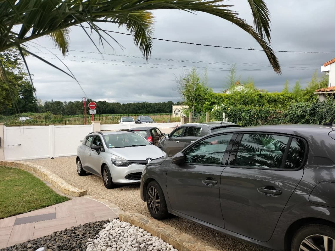 Je mets à votre disposition des emplacements de pa... - Location parking pour voiture à Bouaye