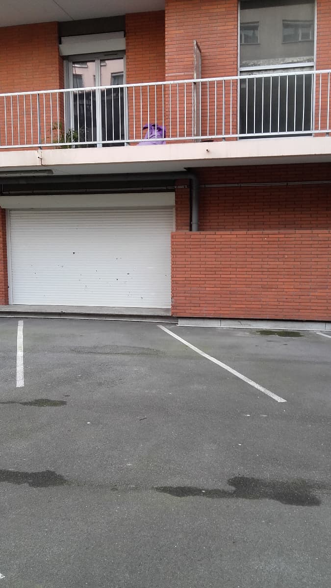 Située au cœur de Toulouse, au 8 Allées Paul Sabat... - Location parking pour voiture à Toulouse