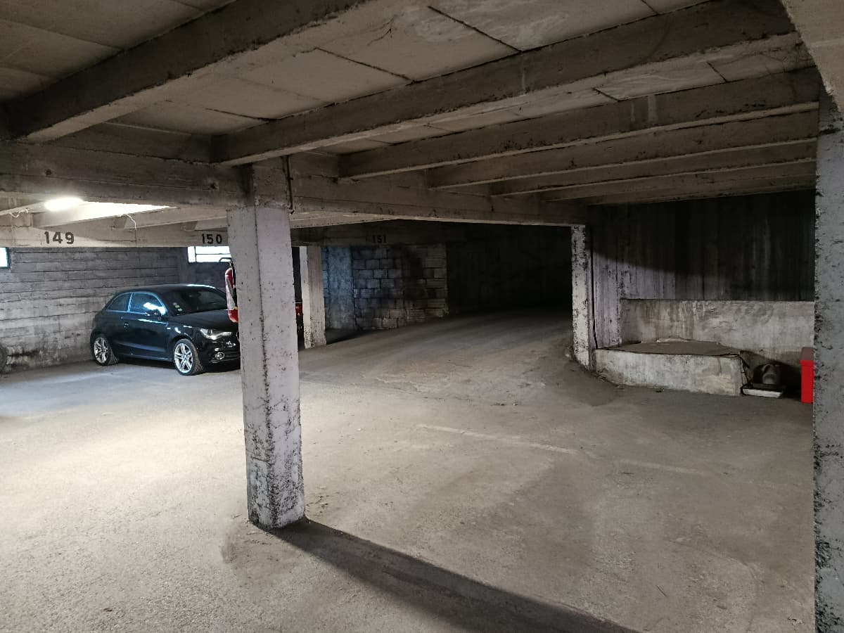 Entrée intérieure du underground à 157 Rue du Férétra, Toulouse