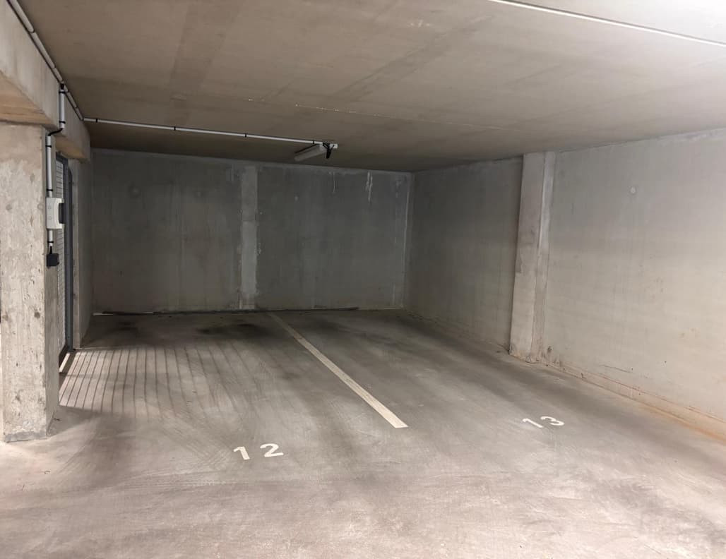 Mise en location d’une place de parking couverte, ... - Location parking pour voiture et moto à Nantes