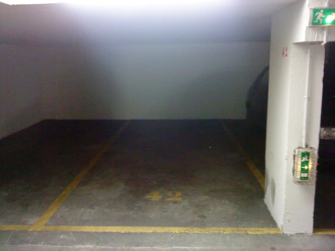 Entrée extérieure du underground à 102 Rue Saint-Maur, Paris