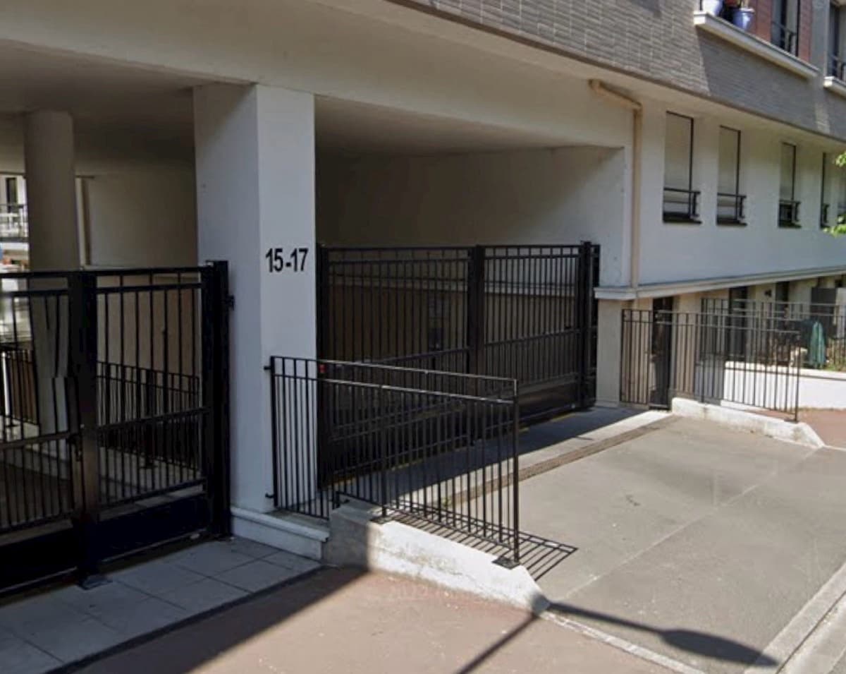 Location underground à 27 Rue Rouget de Lisle, Puteaux