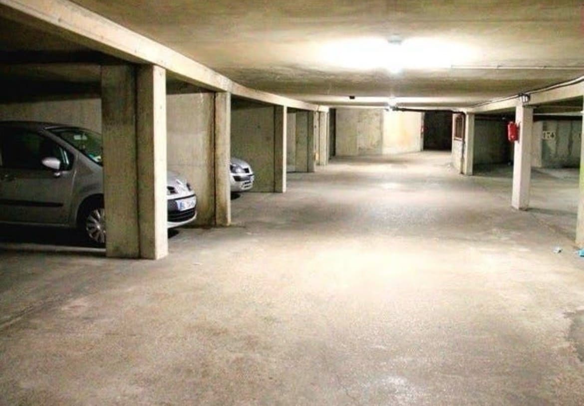 Emplacement underground à 136 Avenue Alsace Lorraine, Bordeaux