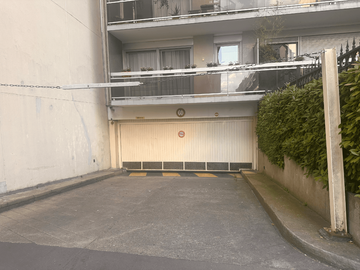 Location underground à 93 Rue d'Aguesseau, Boulogne-Billancourt